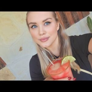 Meet your Posher, Alicia